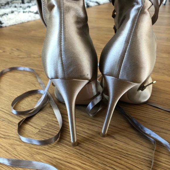 GIANVITO ROSSI Authentic 
Beige satin over-theknee - Picture 7 of 8